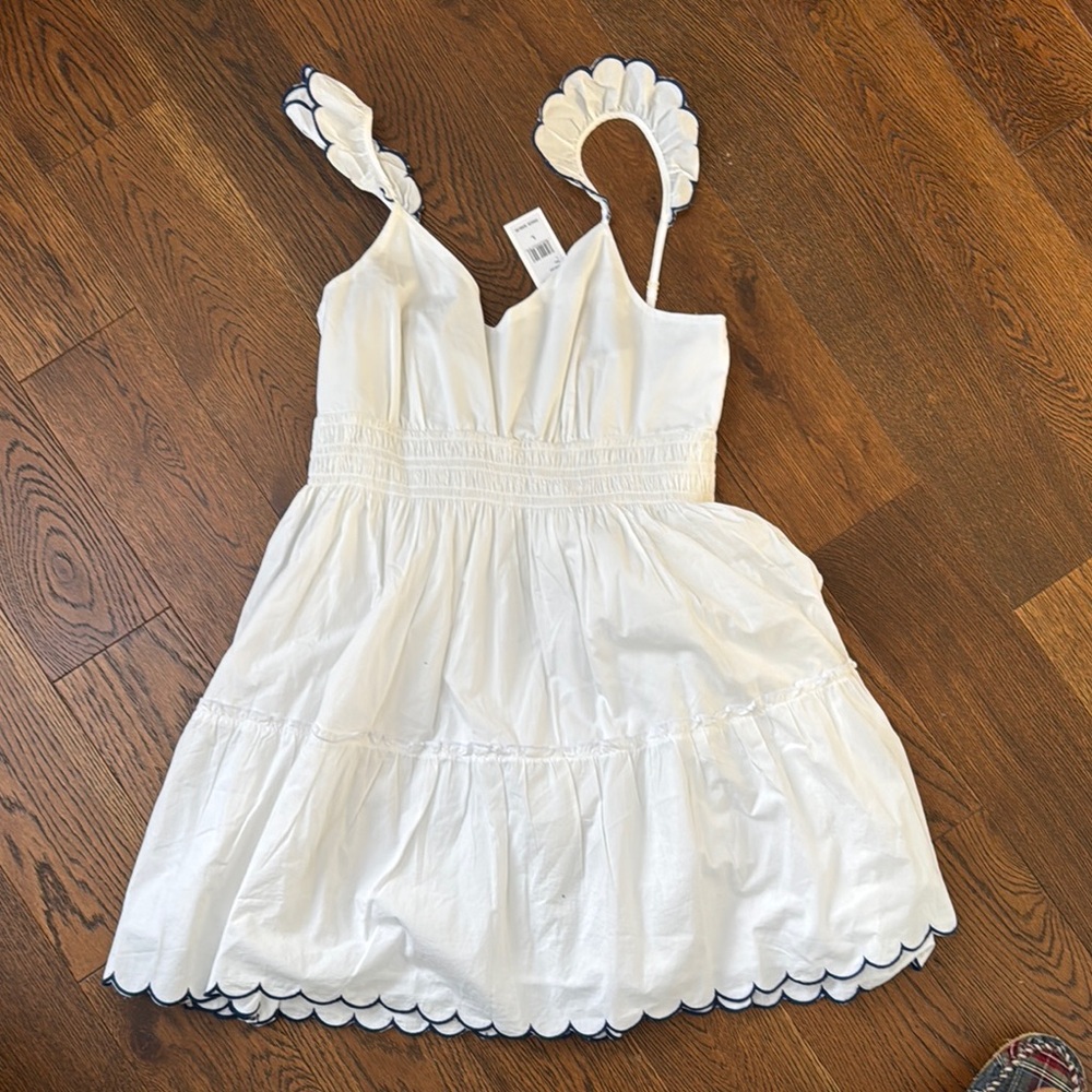 Vineyard vines, smocked waist, scallop dress